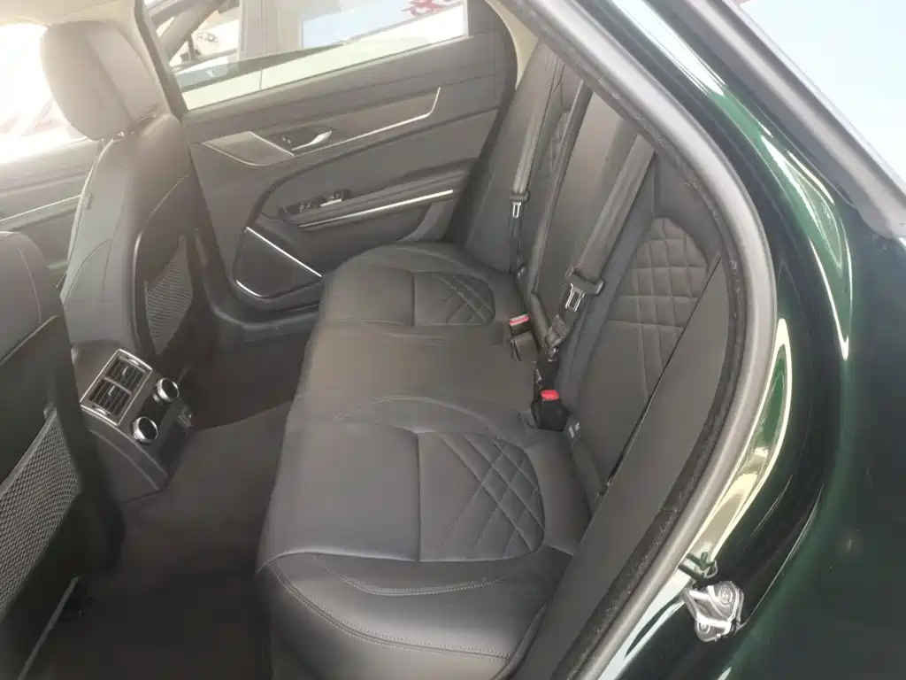 Jaguar XFL 2022 — фото 13