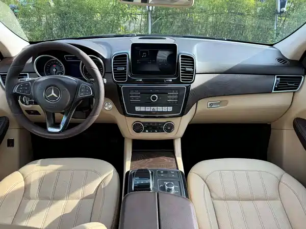 Mercedes-Benz GLE 2015