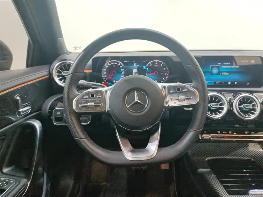 Mercedes-Benz A-Class 2021 — фото 15