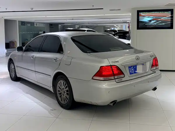 Toyota Crown 2008