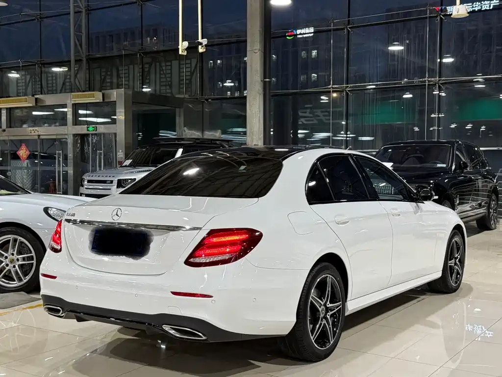 Mercedes-Benz E-Class 2020 — фото 20