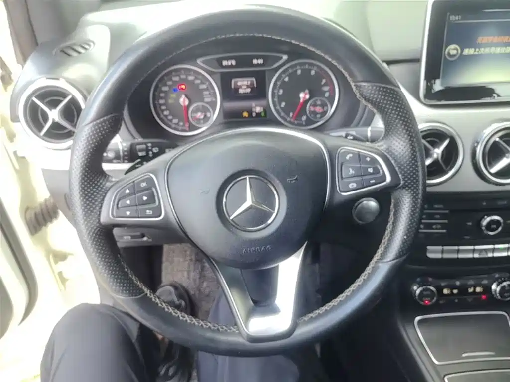 Mercedes-Benz B-Class 2015 — фото 11