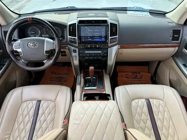 Toyota Land Cruiser 2014