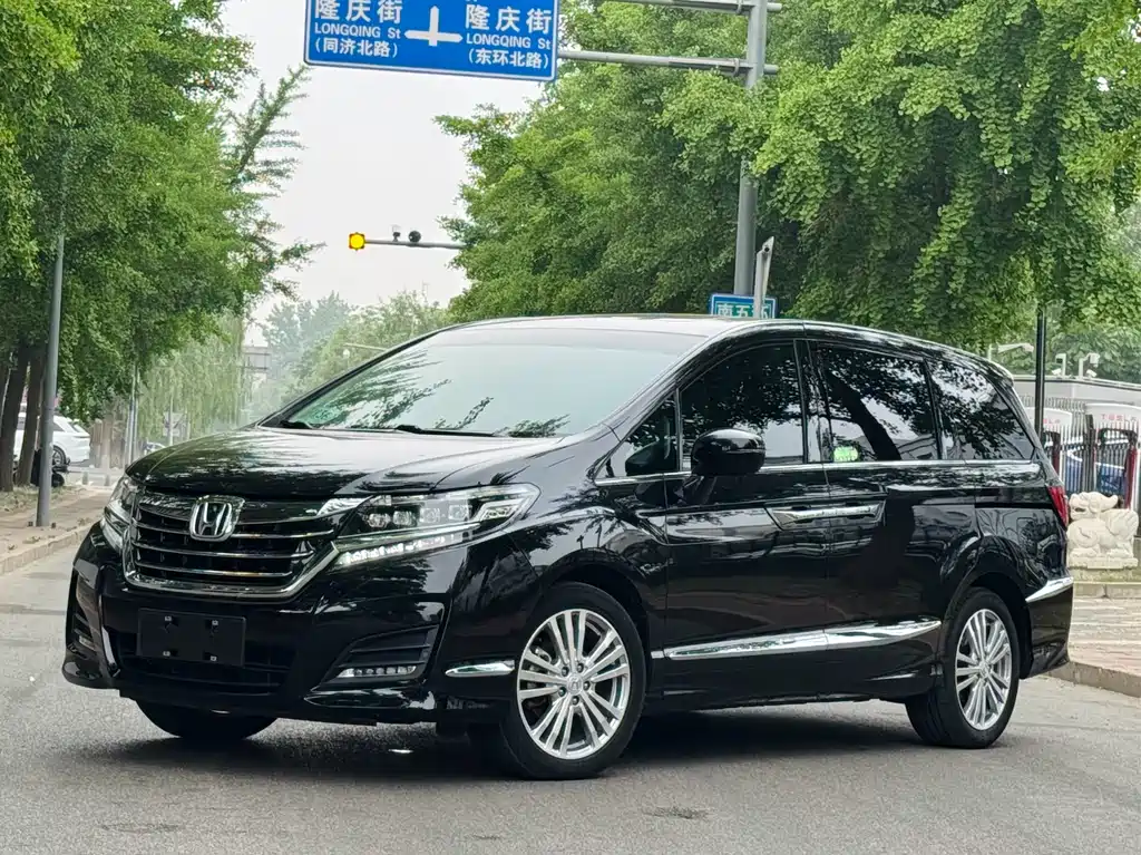Honda Elysion 2017 — фото 1