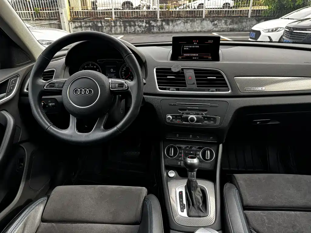 Audi Q3 2018 — фото 13