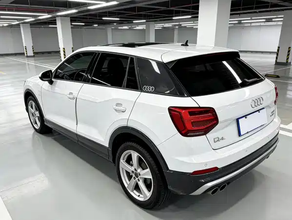 Audi Q2L 2023