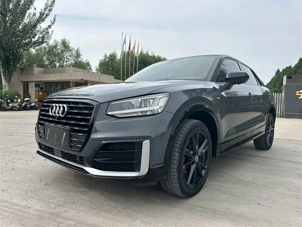 Audi Q2L 2021 — фото 11