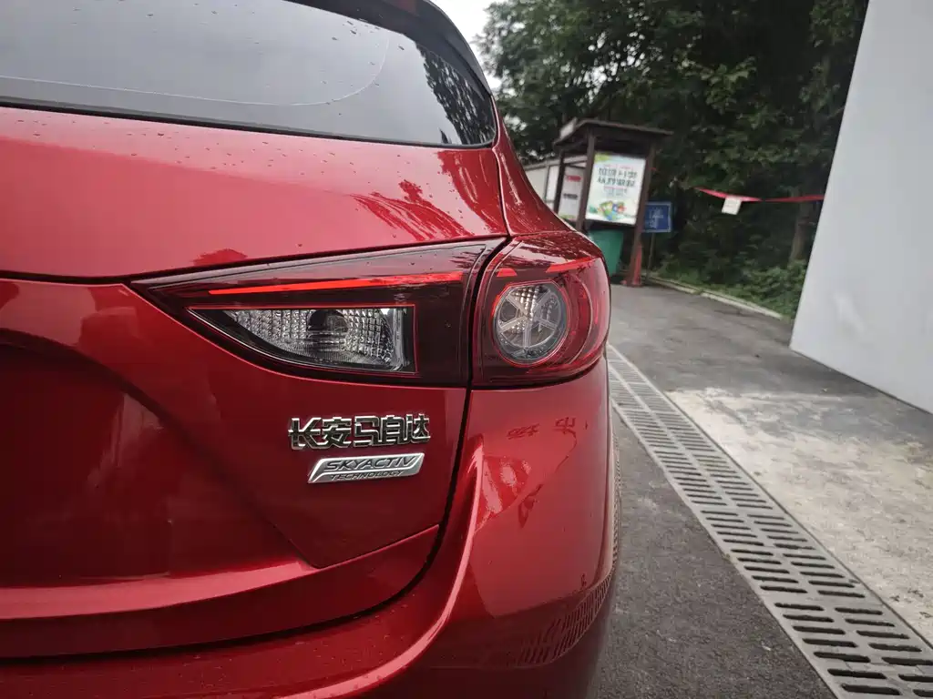 Mazda 3 Axela 2015 — фото 20