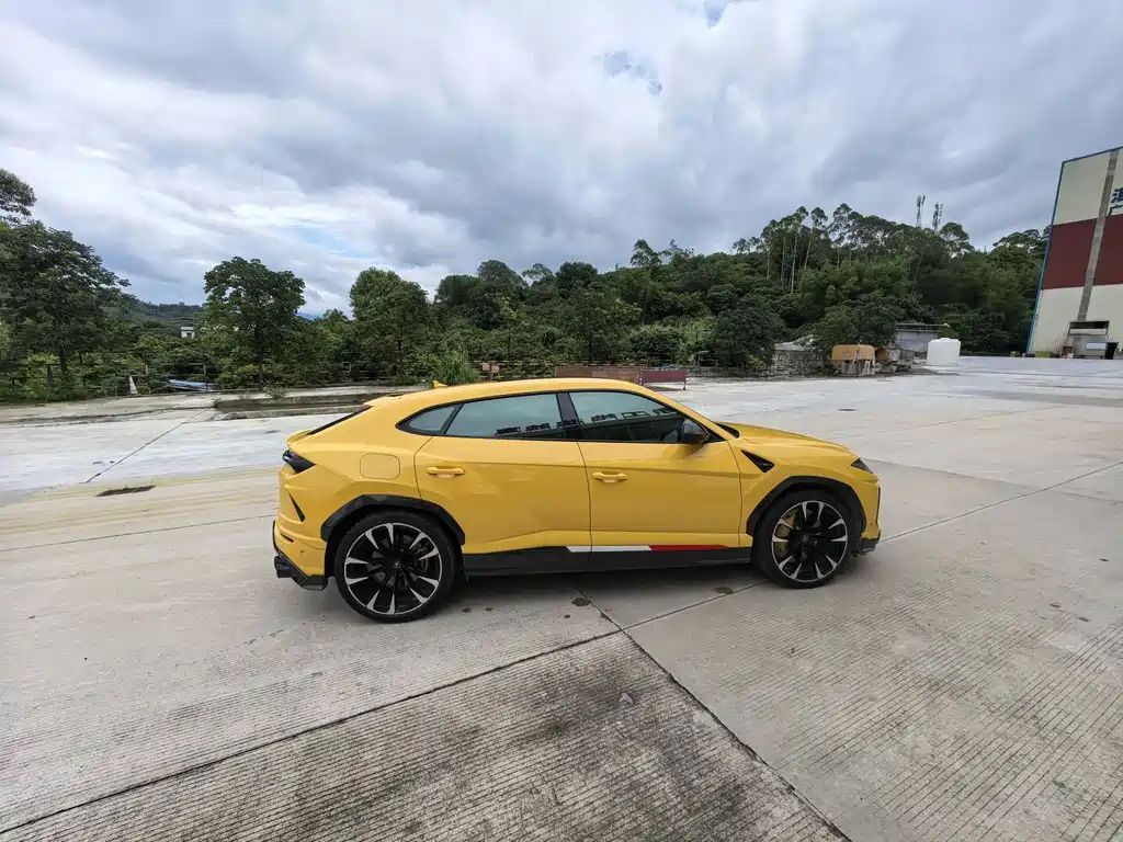 Lamborghini Urus 2019 — фото 8