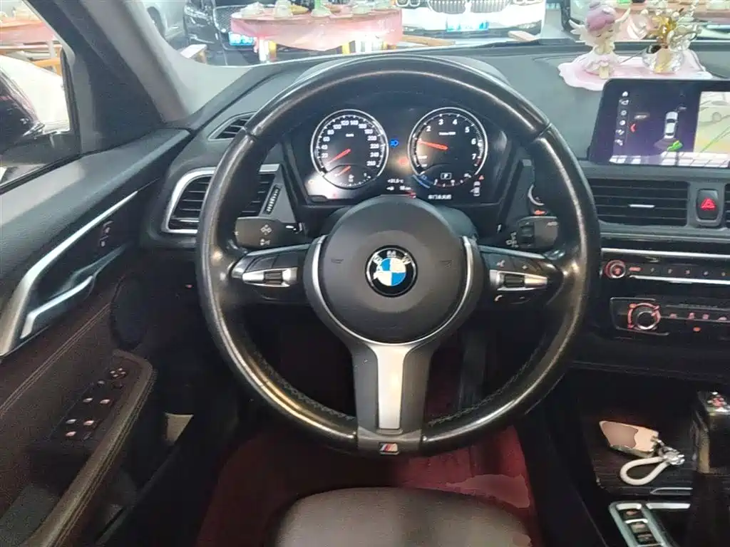 BMW 1 Series 2019 — фото 11