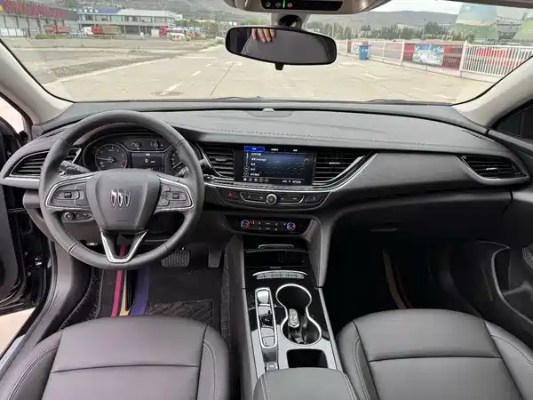 Buick Regal 2025