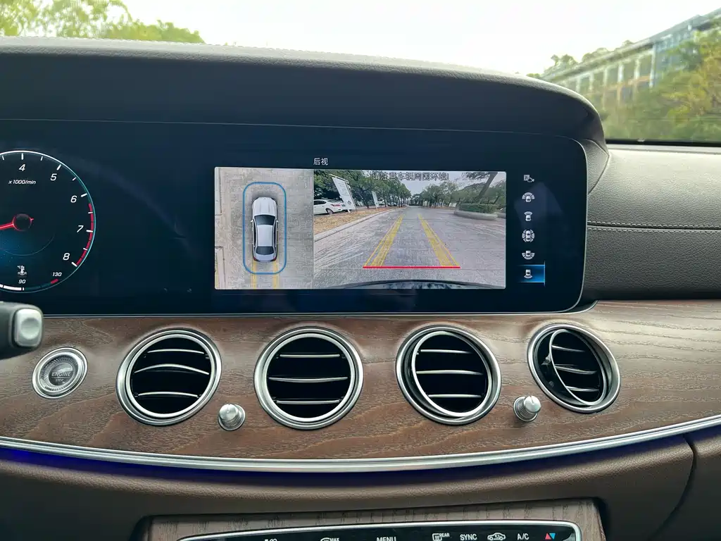 Mercedes-Benz E-Class 2023 — фото 14
