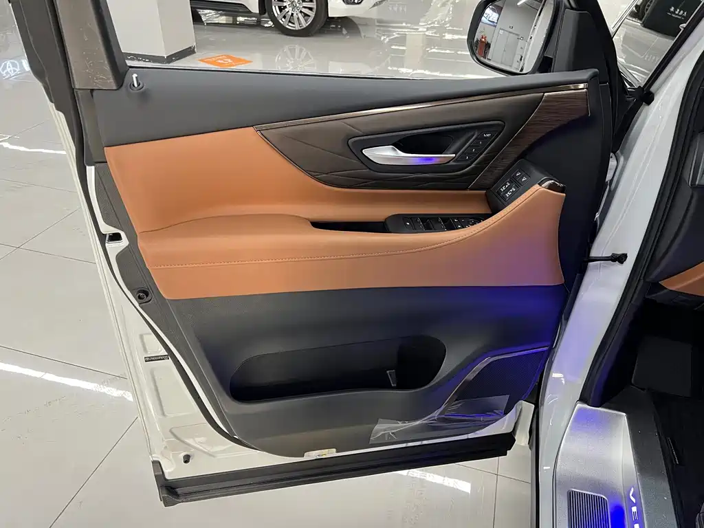 Toyota Vellfire 2024 — фото 22