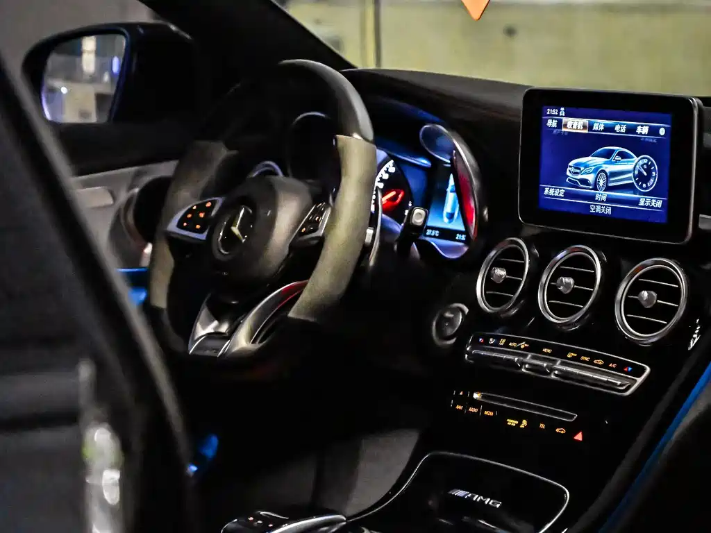 Mercedes-Benz C-Class AMG 2018 — фото 15