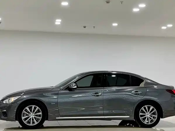 Infiniti Q50L 2018
