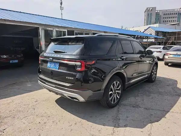 Ford Explorer 2023