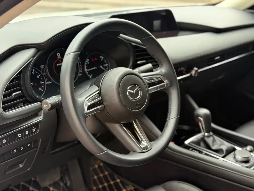 Mazda 3 Axela 2021 — фото 11
