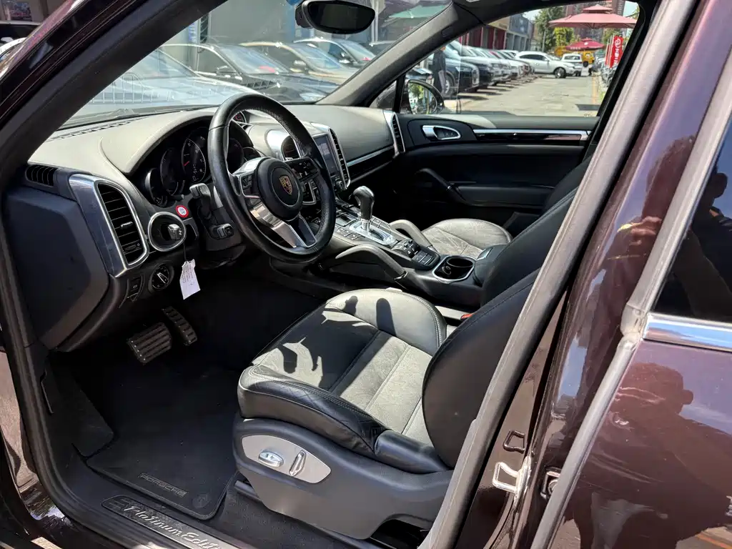 Porsche Cayenne 2018 — фото 17
