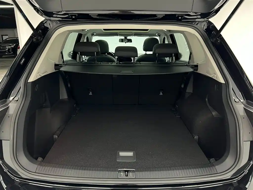 Volkswagen Tiguan L 2022 — фото 12