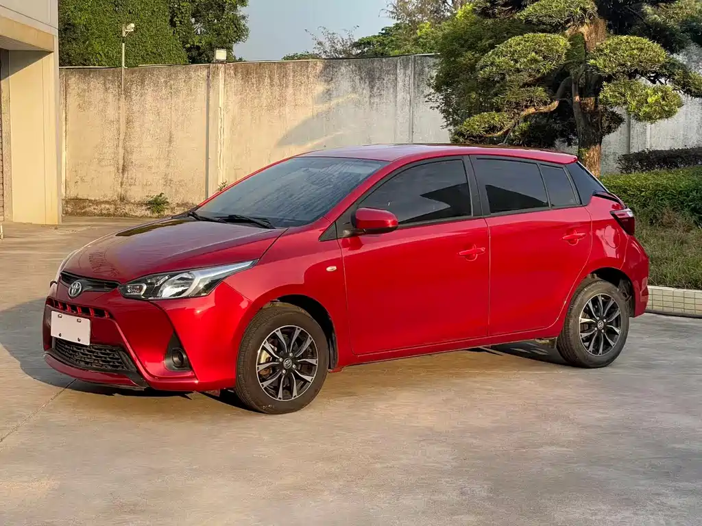 Toyota Yaris L 2020 — фото 1