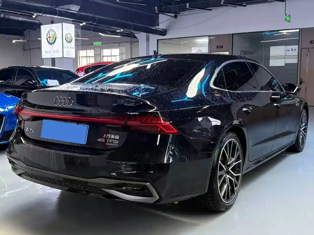 Audi A7L 2023 — фото 14
