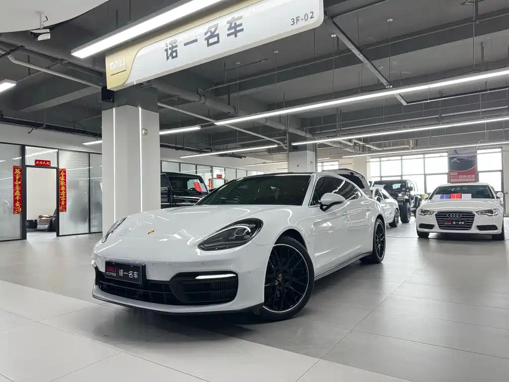 Porsche Panamera 2023 — фото 1