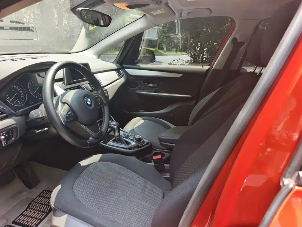 BMW 2 Series Active Tourer 2017 — фото 8