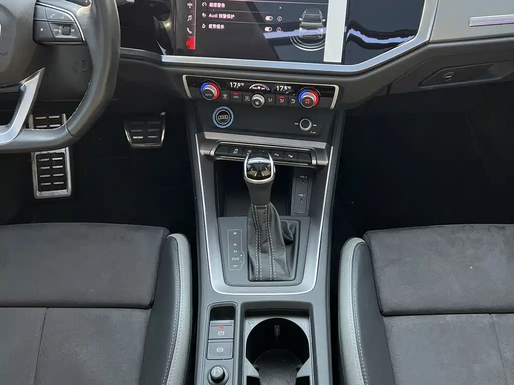 Audi Q3 2023 — фото 12