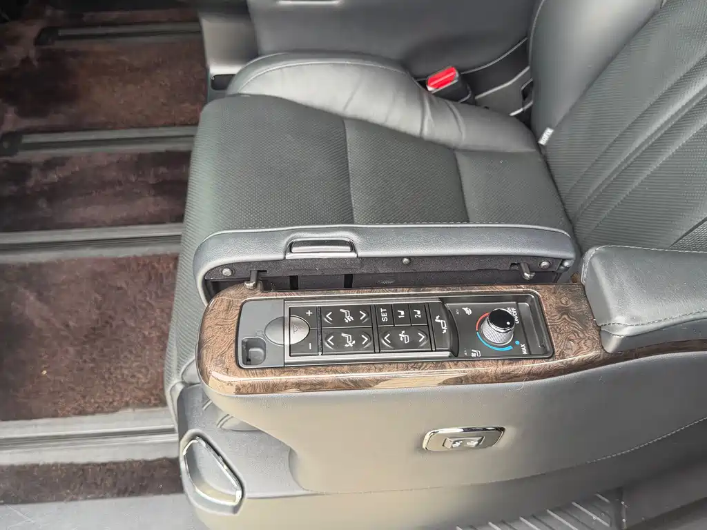 Toyota Alphard 2020 — фото 14