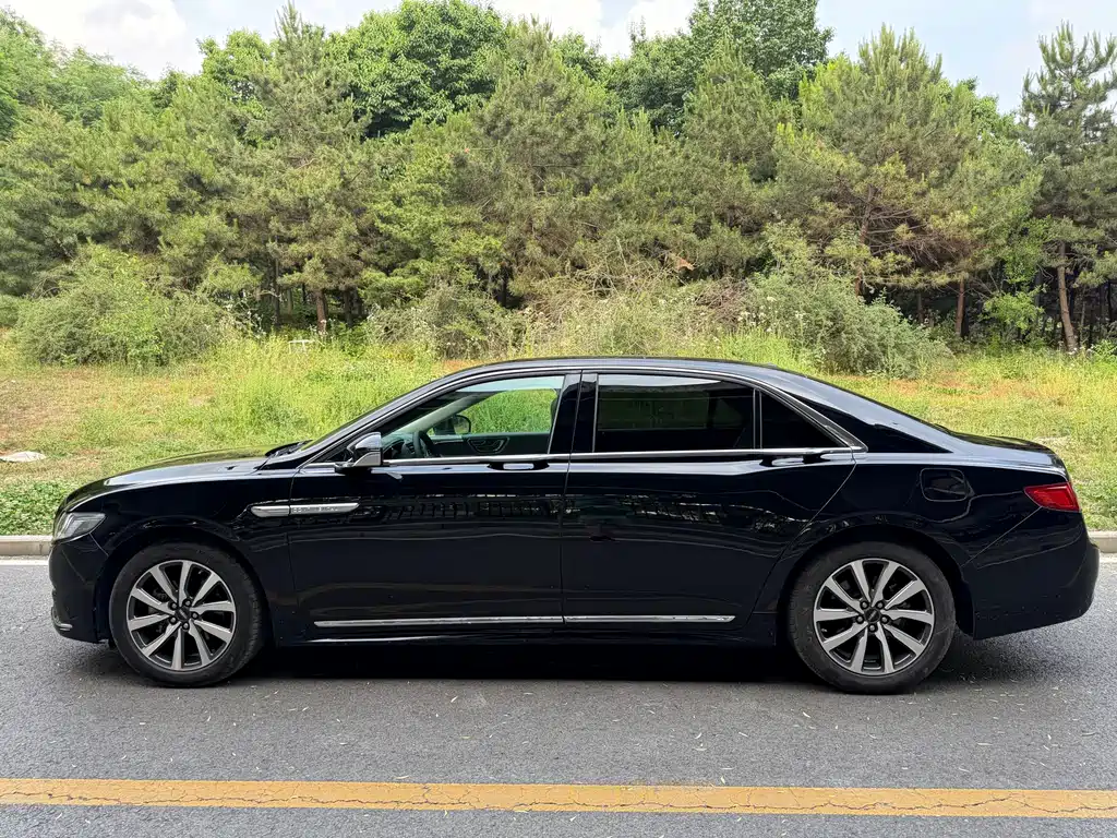 Lincoln Continental 2017 — фото 3