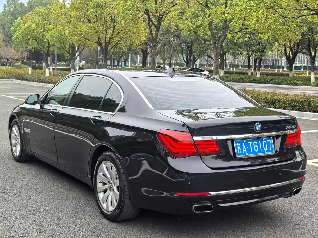 BMW 7 Series 2015 — фото 16