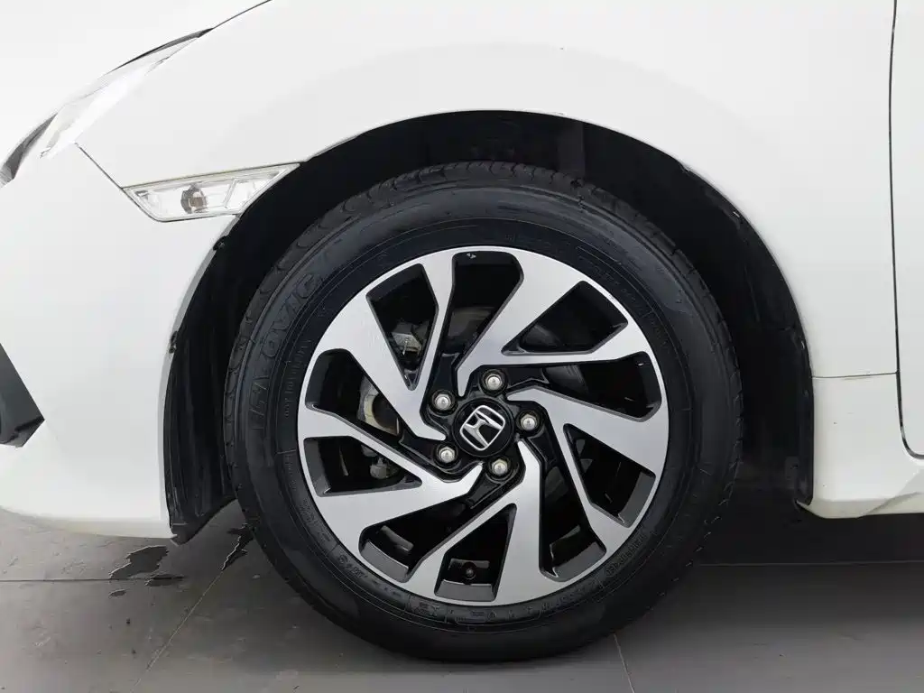 Honda Civic 2018 — фото 17