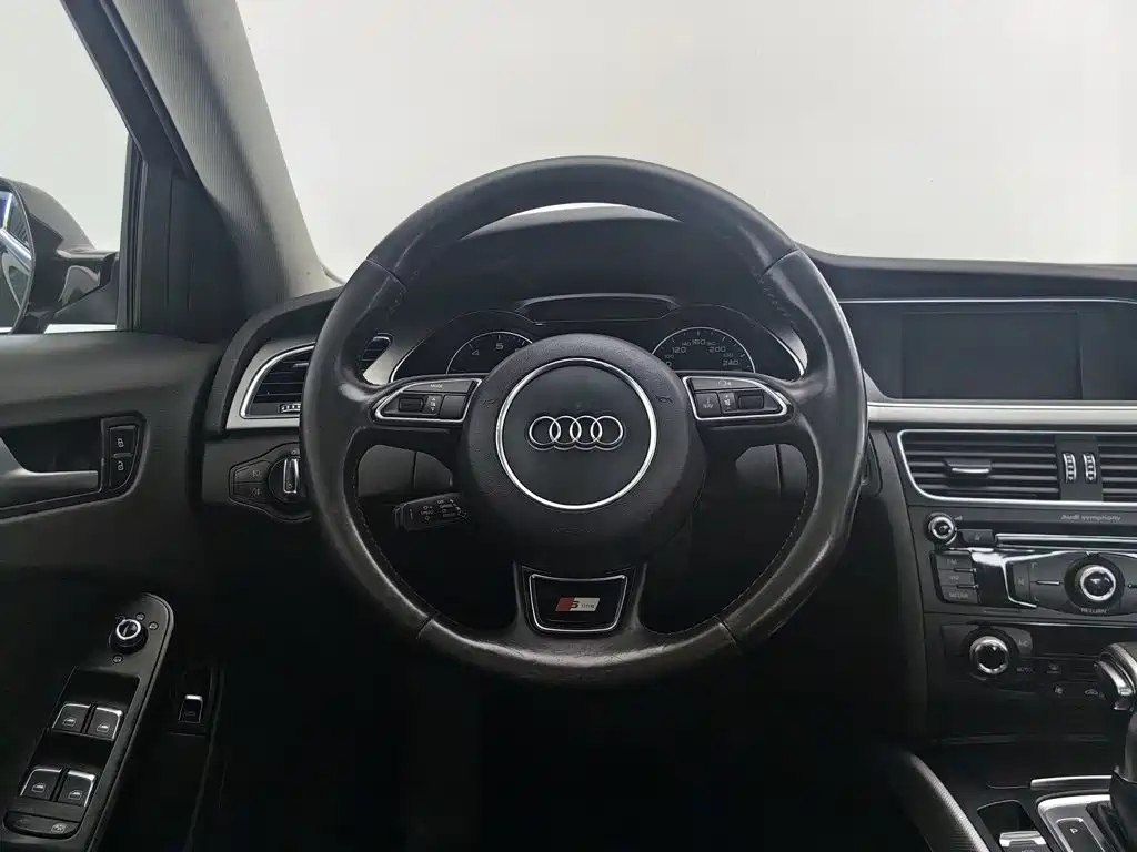 Audi A4L 2014 — фото 11