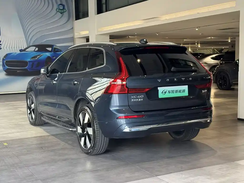 Volvo XC60 PHEV 2025 — фото 7
