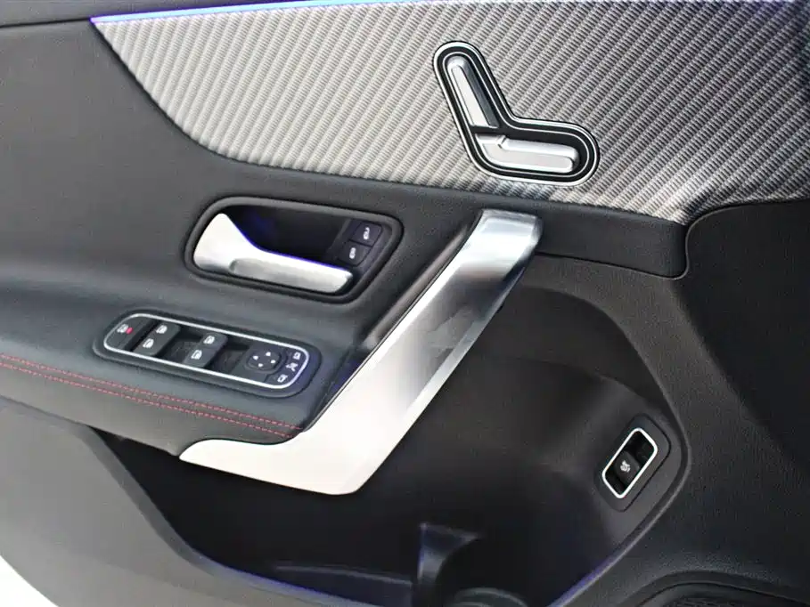 Mercedes-Benz A-Class 2023 — фото 4