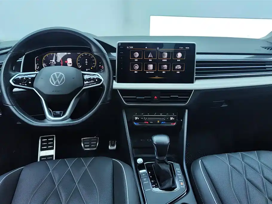 Volkswagen Tiguan L 2022 — фото 12