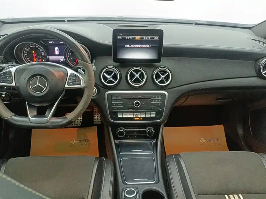 Mercedes-Benz A-Class 2017 — фото 12