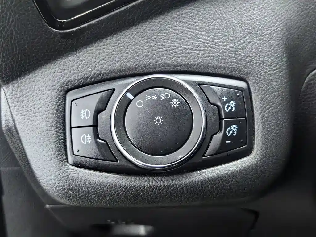Ford Kuga 2014 — фото 21