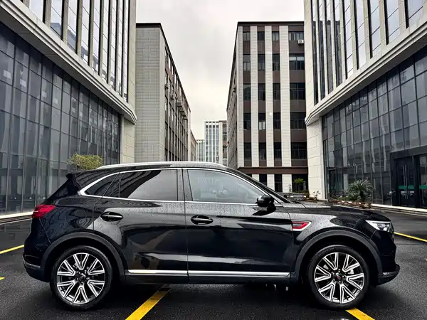 Hongqi HS5 2022