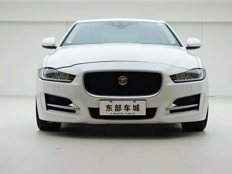 Jaguar XE 2015 — фото 2