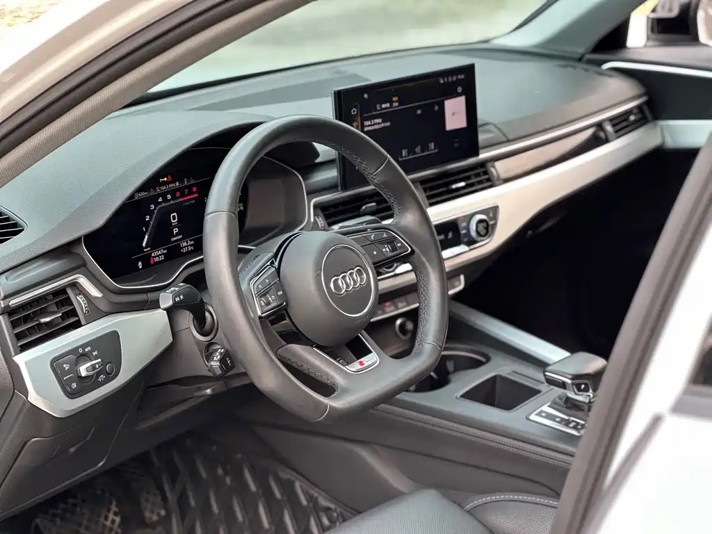 Audi A4L 2023 — фото 5