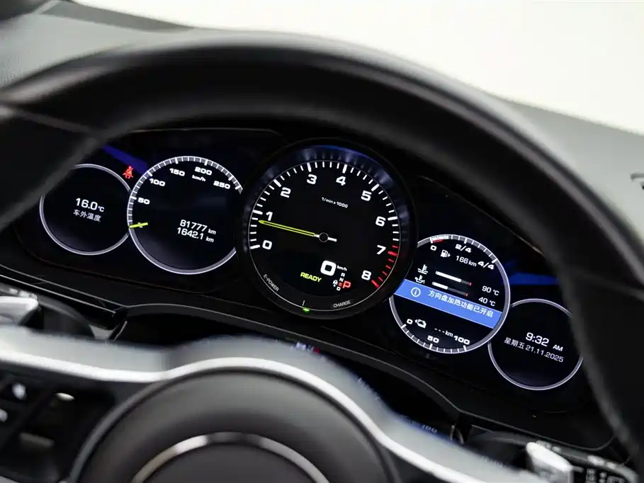 Porsche Cayenne Hybrid 2020 — фото 18