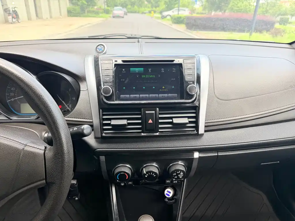 Toyota Vios 2015 — фото 14