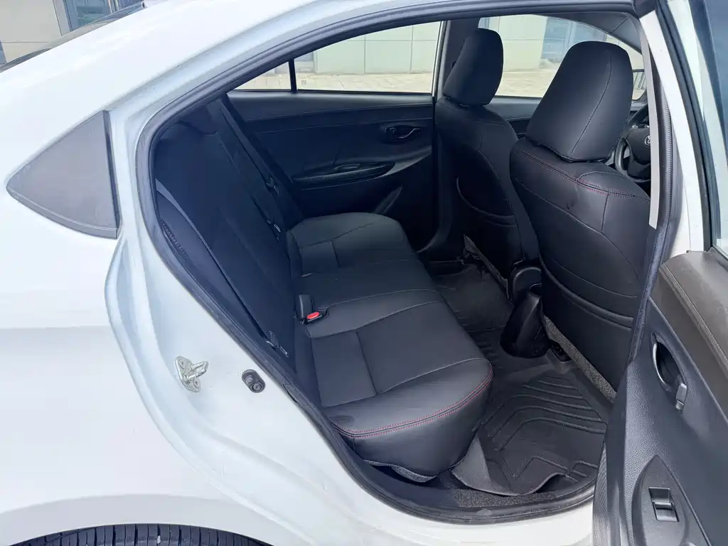 Toyota Vios 2015 — фото 13
