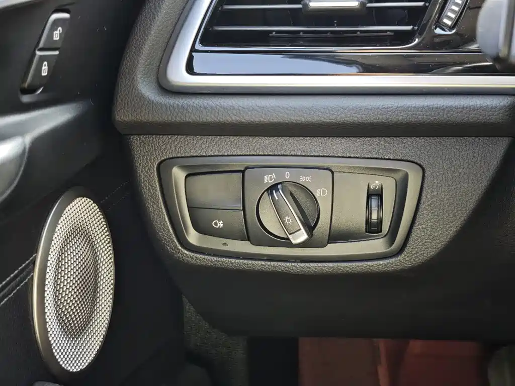 BMW 1 Series 2021 — фото 19