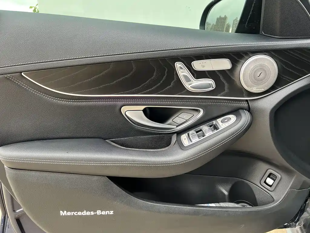 Mercedes-Benz C-Class 2018 — фото 9