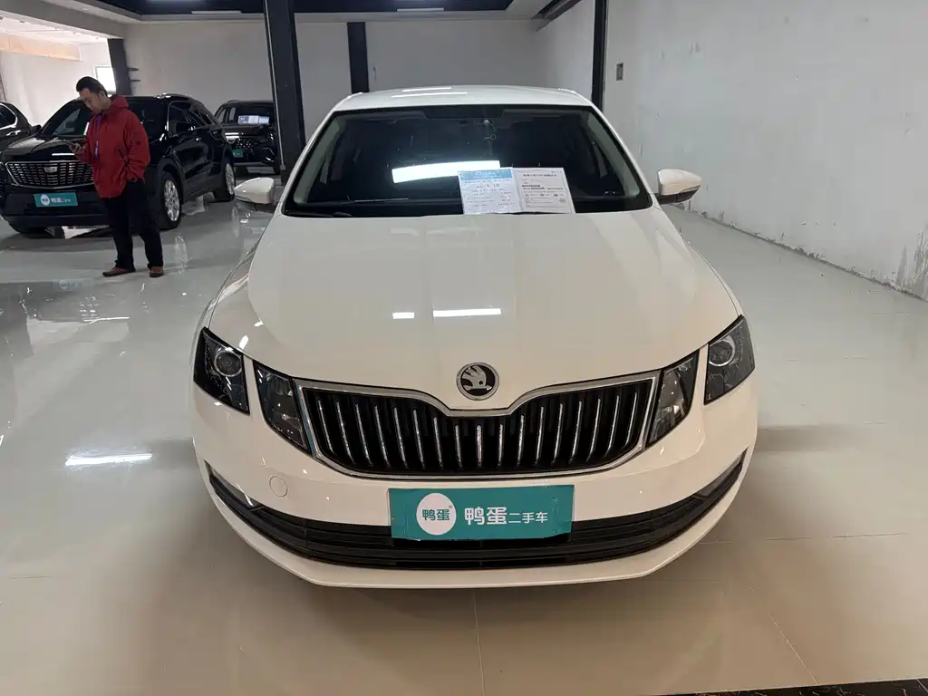 Skoda Octavia 2018 — фото 7
