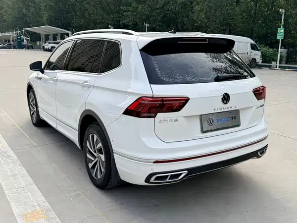 Volkswagen Tiguan L Plug-In Hybrid 2022