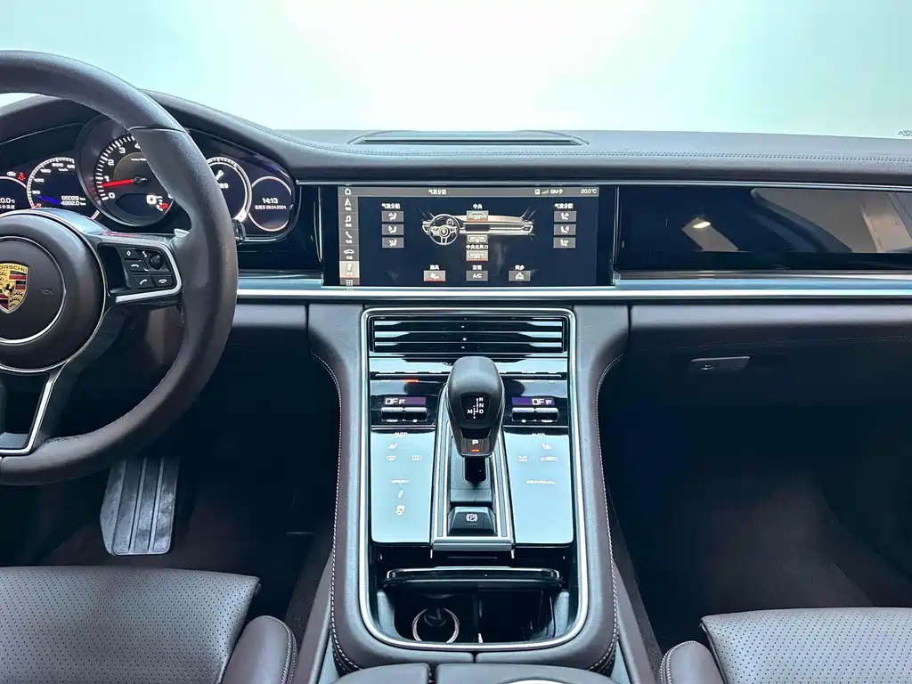 Porsche Panamera 2017 — фото 19