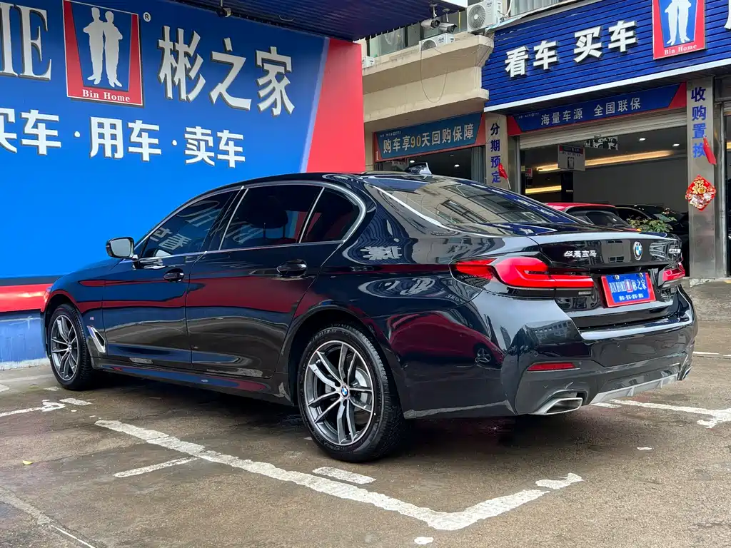 BMW 5 Series 2022 — фото 11